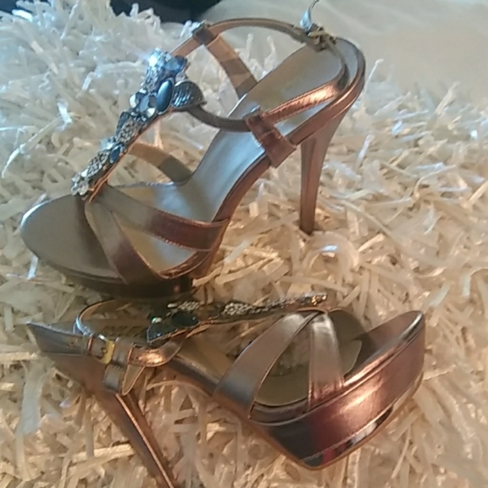 Shoes - Picture 6 of 6